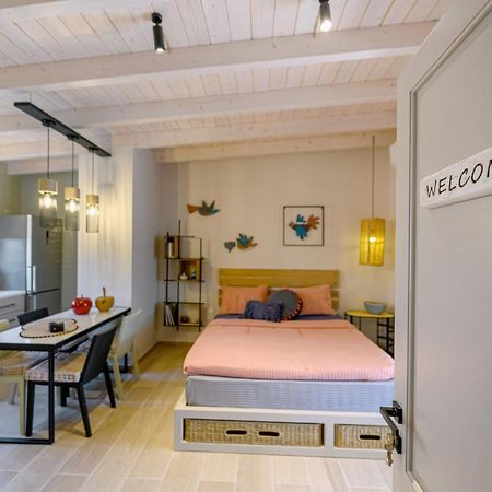 Fiorela'S Casa- A Stylish Loft Apartment In The Heart Of Preveza Exteriér fotografie
