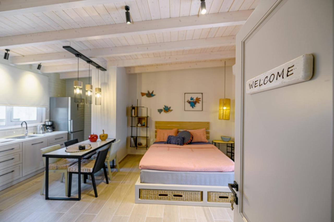 Fiorela'S Casa- A Stylish Loft Apartment In The Heart Of Preveza Exteriér fotografie